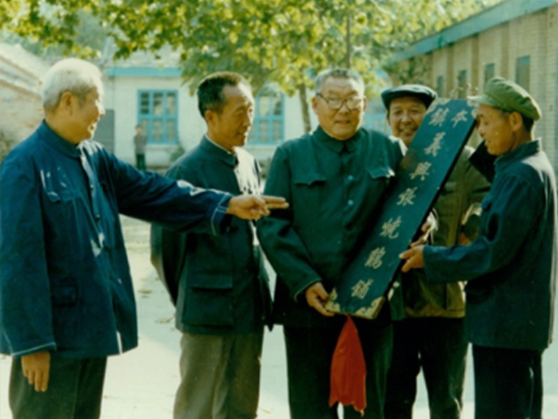 道口燒雞加盟要注意哪些點，燒雞專業(yè)加盟為您解答